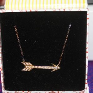 gold spear necklace